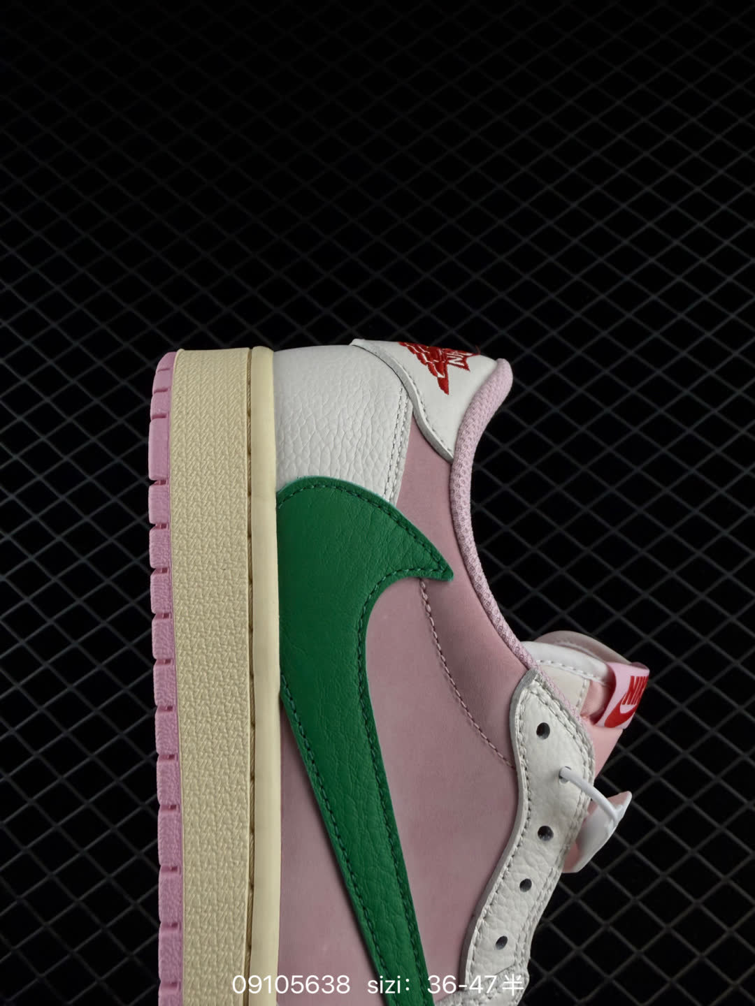 Travis Scott x Air Jordan 1 Low-IQ7604-100